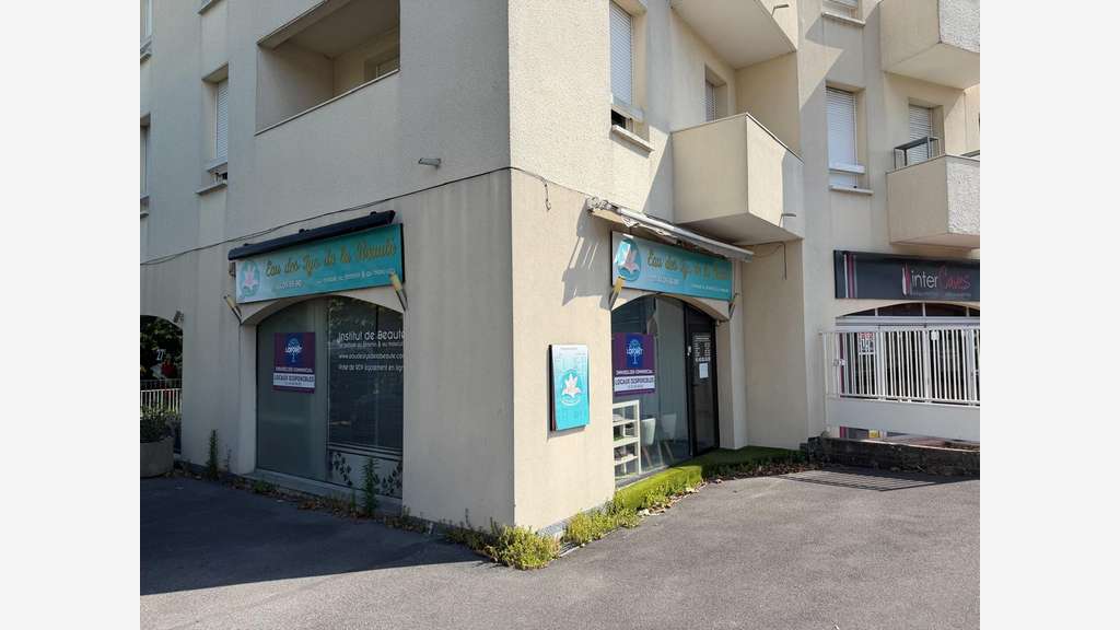 A louer local commercial 48m² à Gournay sur Marne