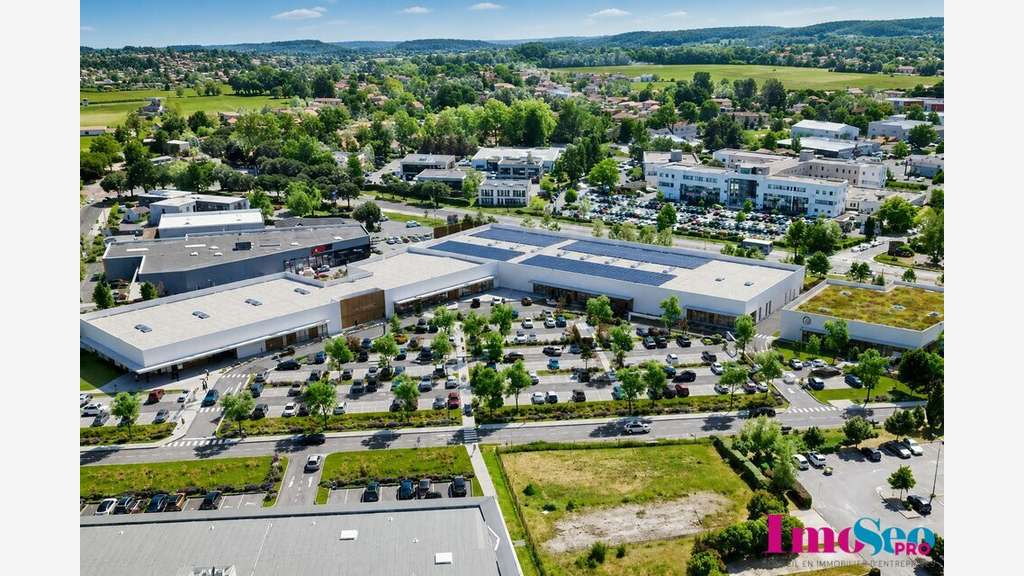 Local commercial de 350m² à louer en zc Gradignan