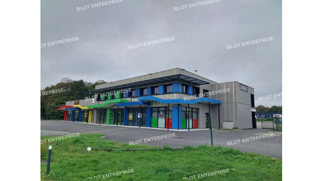 Location local commercial de 75m² à Grand Champ