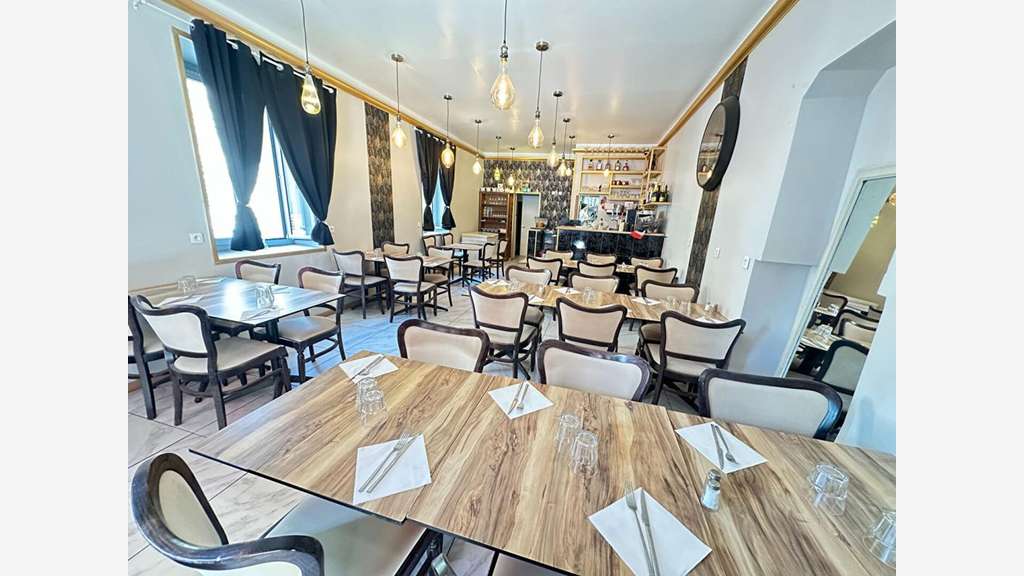 Local commercial de 60m² à louer à Grans centre