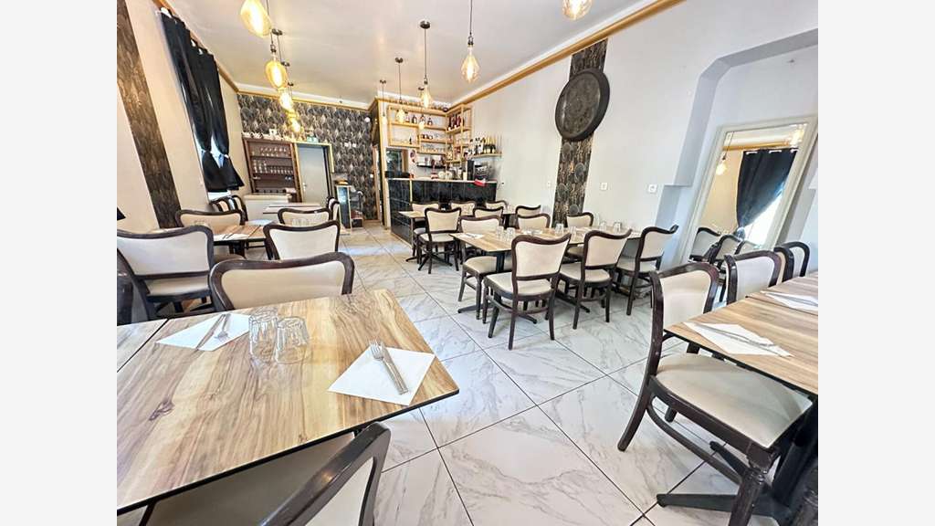 Local commercial de 60m² à louer à Grans centre