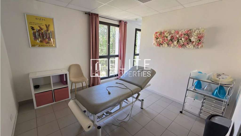 BUREAU 152m² GRASSE