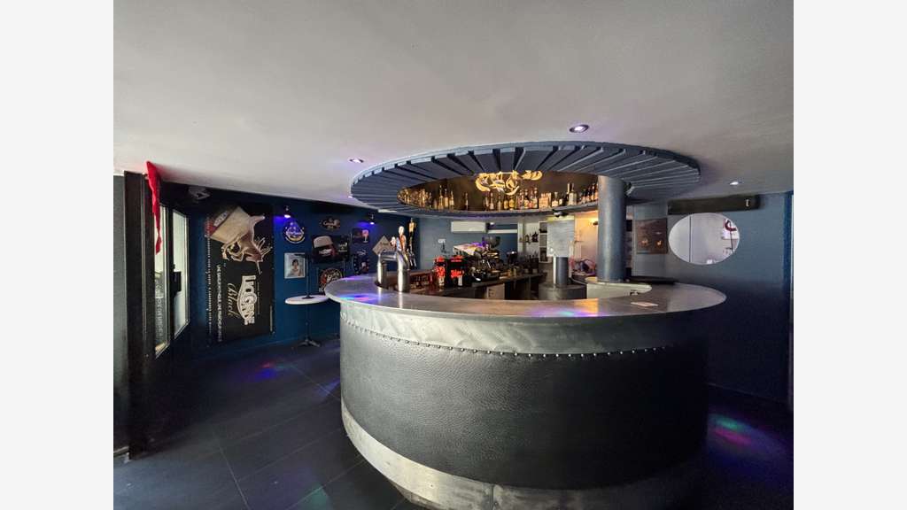 A louer local commercial 70m² Grenoble Notre Dame
