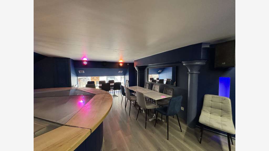 A louer local commercial 70m² Grenoble Notre Dame