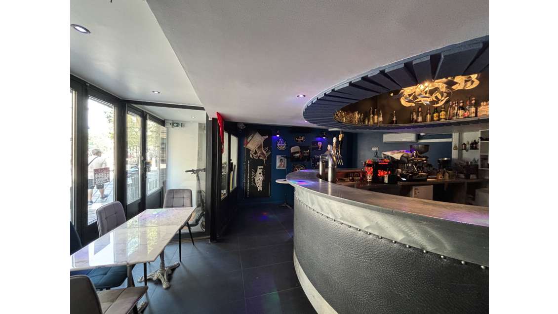 A louer local commercial 70m² Grenoble Notre Dame