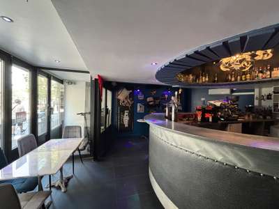 A louer local commercial 70m² Grenoble Notre Dame