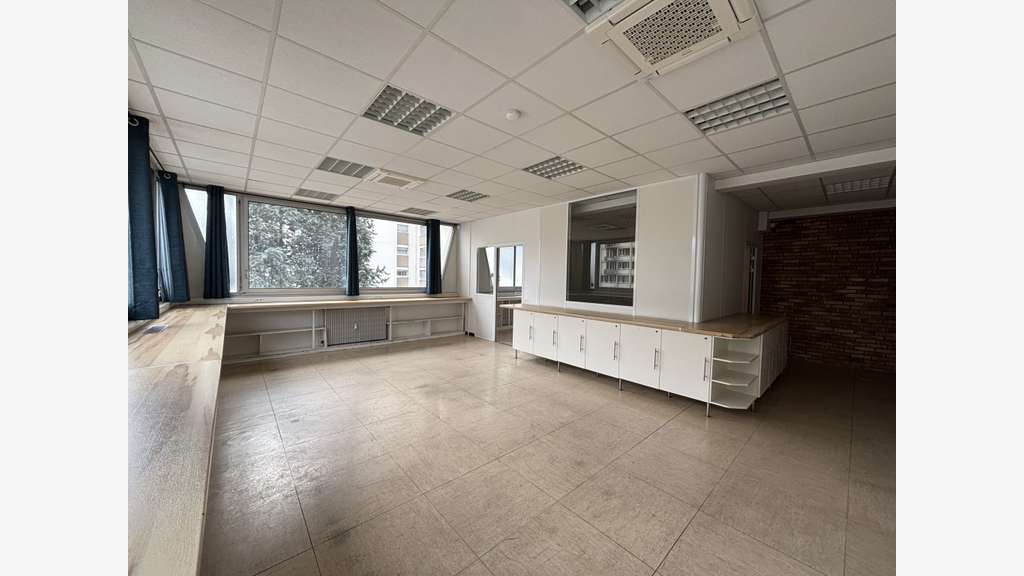A louer local Professionnel/Bureaux 87m² Grenoble
