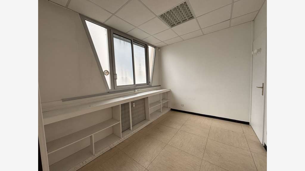 A louer local Professionnel/Bureaux 87m² Grenoble
