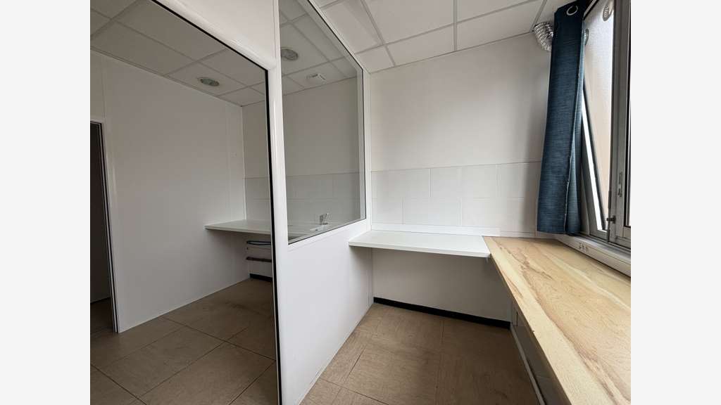 A louer local Professionnel/Bureaux 87m² Grenoble