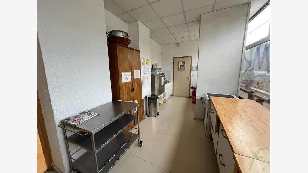 A louer local commercial 193m² à Grenoble