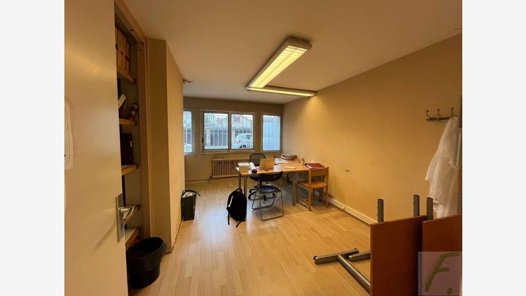 A louer local commercial 193m² à Grenoble