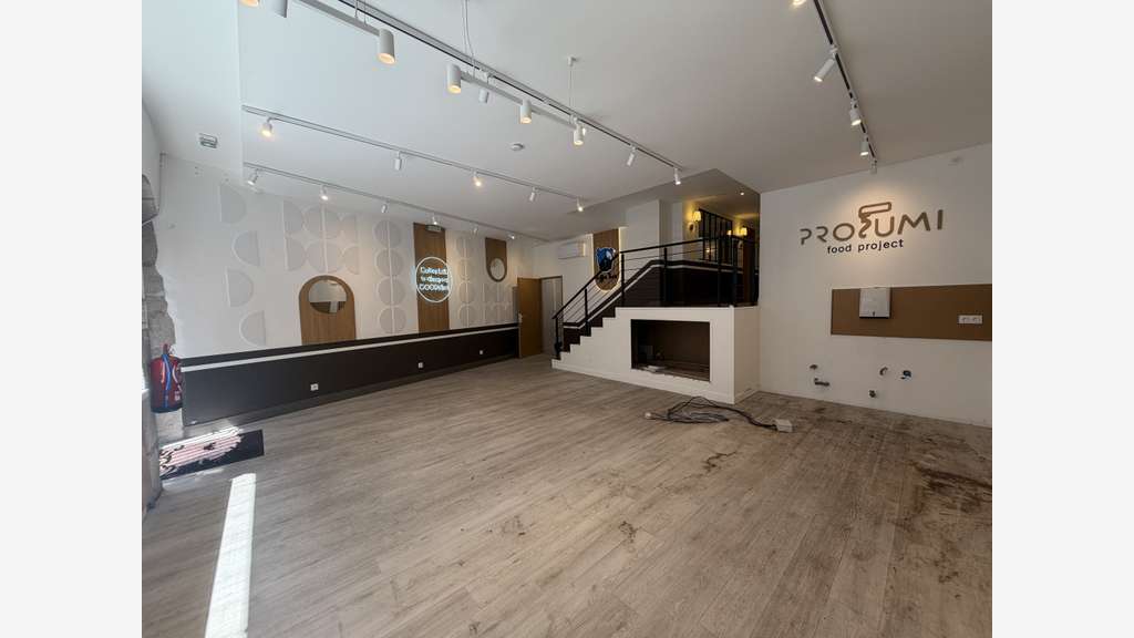 A louer local commercial rénové 121m² à Grenoble
