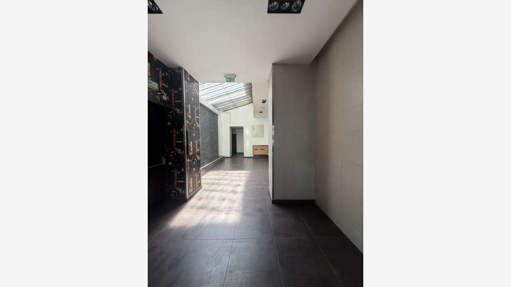 Local commercial 100.28 m²