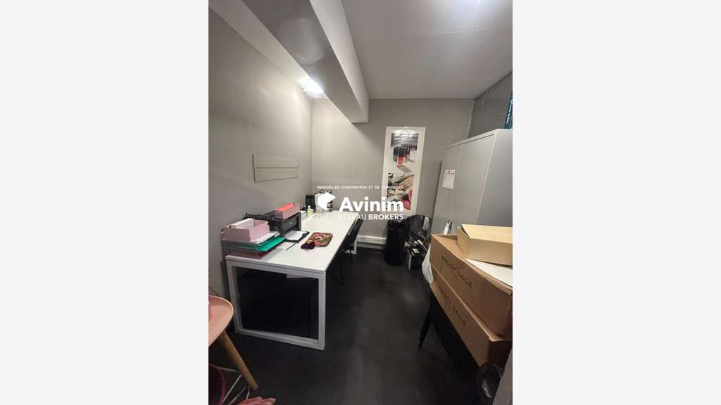 Local commercial de 148,4m² à Grenoble Centre