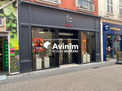 Local commercial de 148,4m² à Grenoble Centre