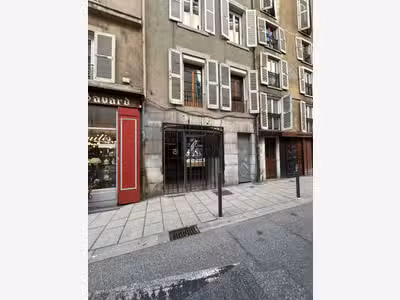 A louer local commercial 35m² à Grenoble Bayard