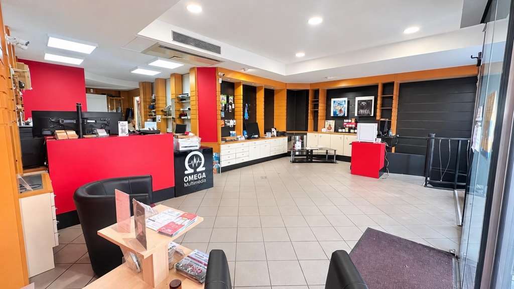 Pont-de-Chéruy Centre, local commercial 100 m²