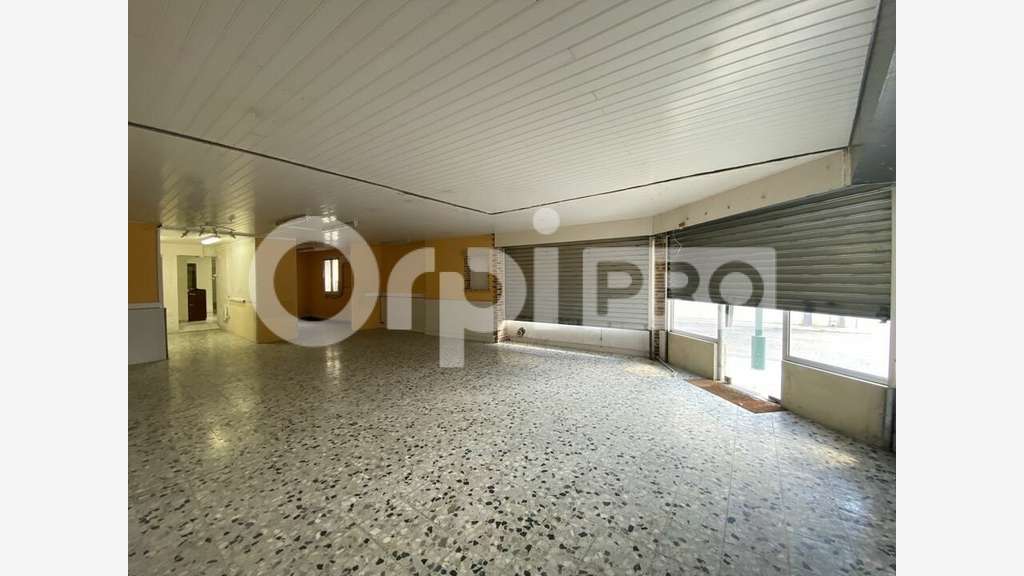 A LOUER CENTRE GRISOLLES LOCAL 110 M²