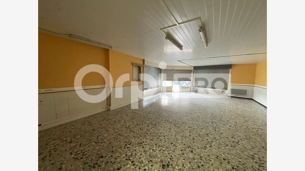 A LOUER CENTRE GRISOLLES LOCAL 110 M²