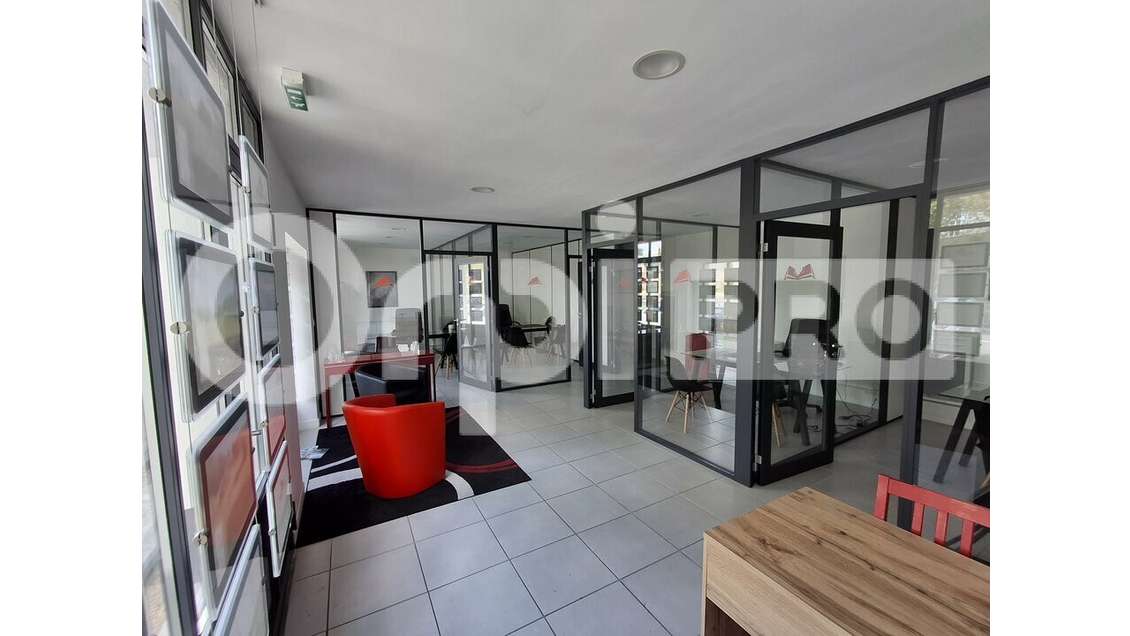 A louer local commercial de 87m² à Guérande