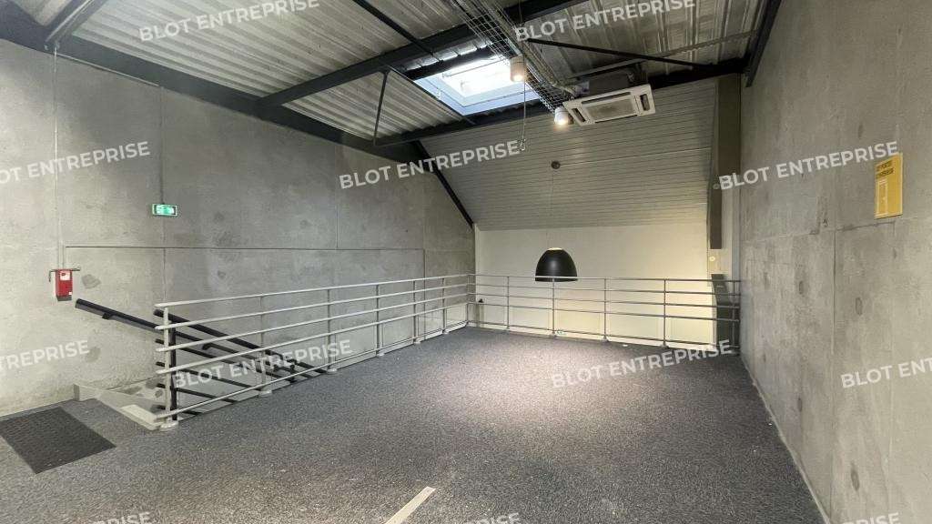 A louer locaux 179m² Guérande ZAC Villejames