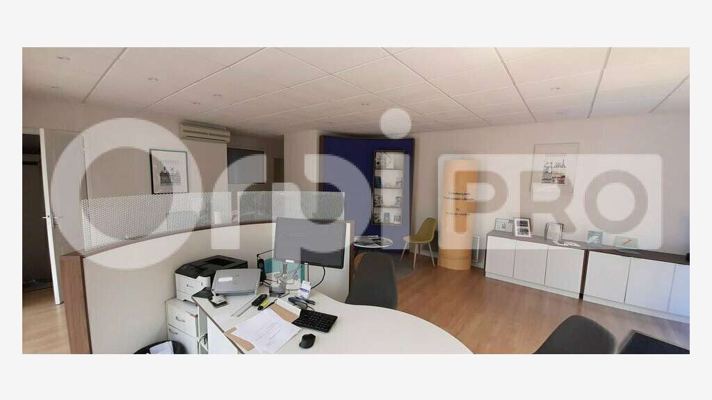 A louer local 100m² sur axe passant à Guérande