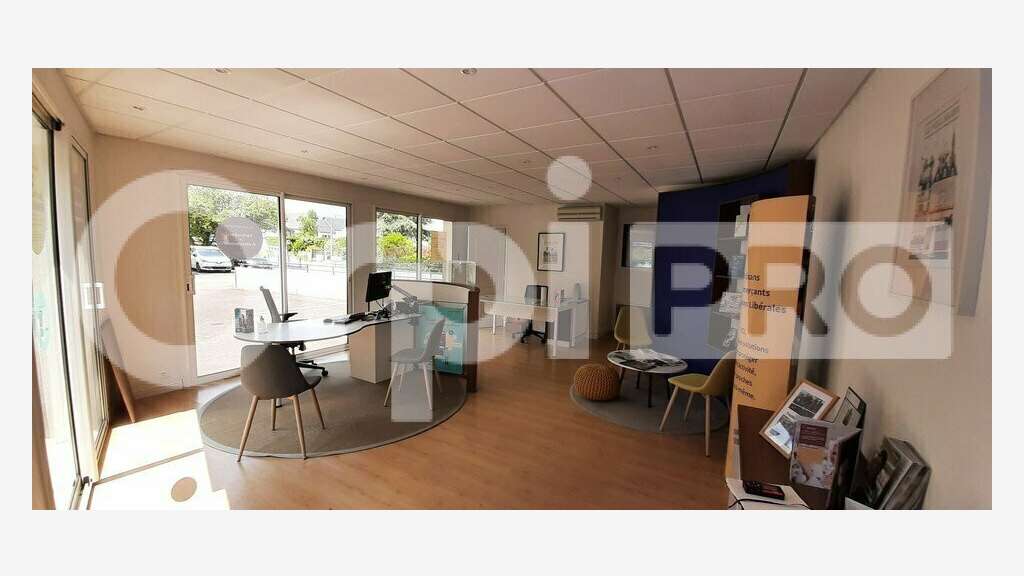 A louer local 100m² sur axe passant à Guérande