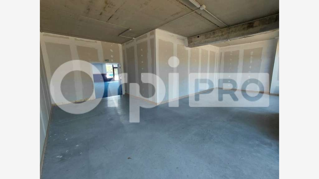 A Louer local commercial 428m² Guérande Villejames
