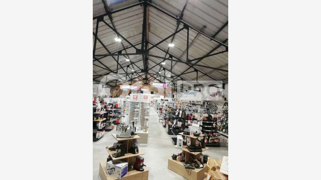 Local commercial 473m² à louer à Guérande centre