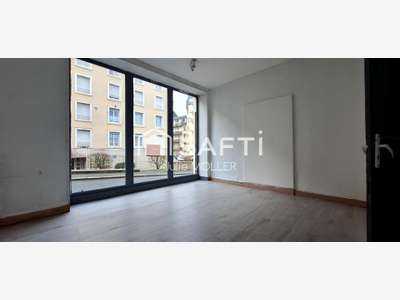 A louer local commercial 75m² proche lycée Bourdan