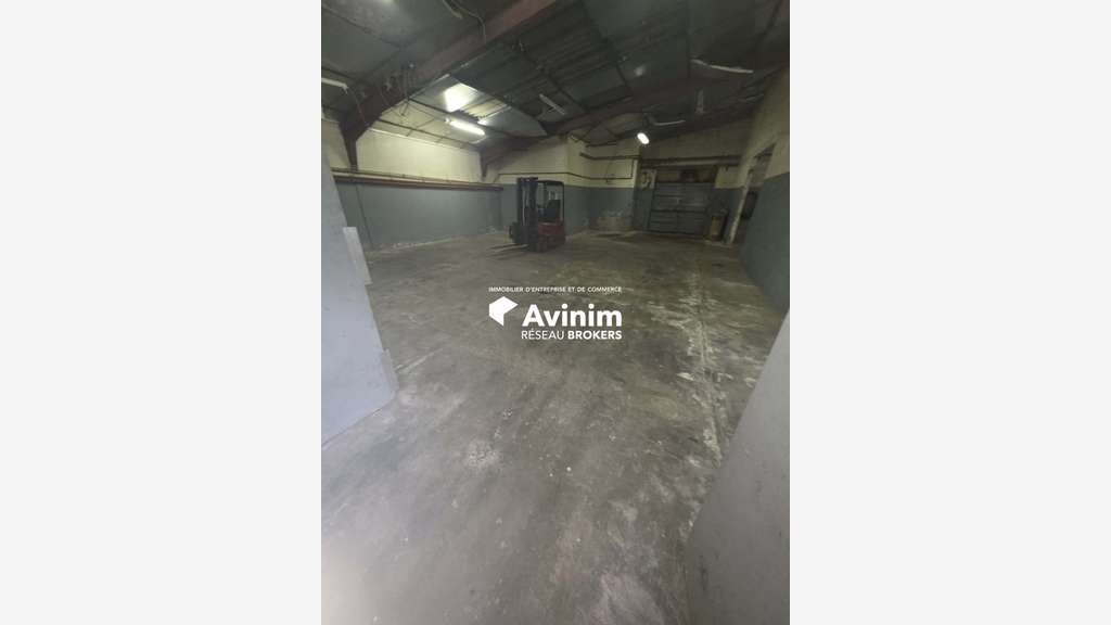 Local commercial 686m² à louer à Guesnain