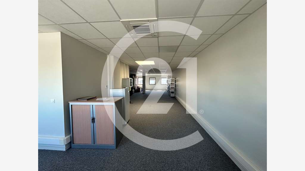 A louer bureaux 111m² R+1 à Guilherand-Granges