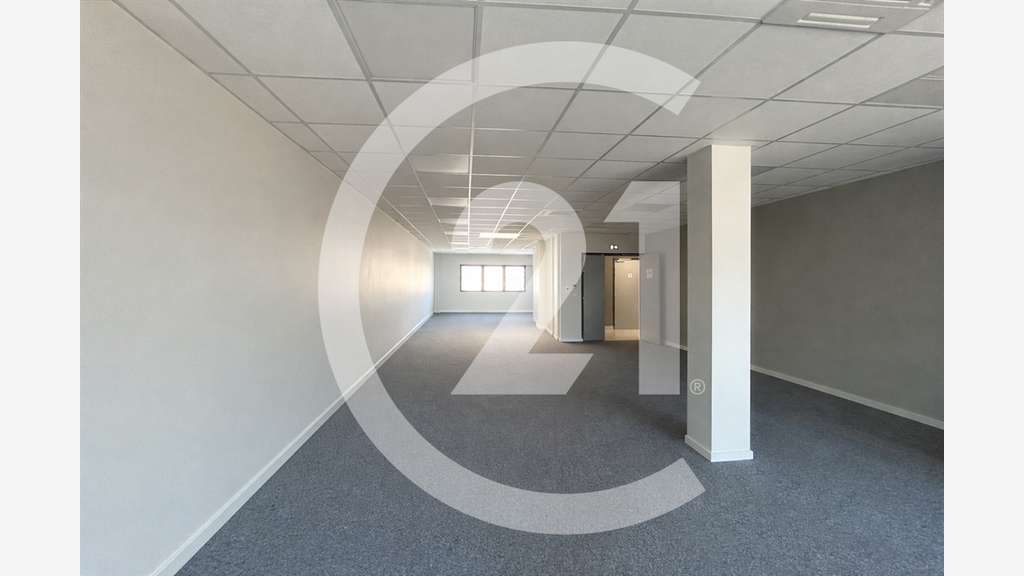 A louer bureaux 111m² R+1 à Guilherand-Granges