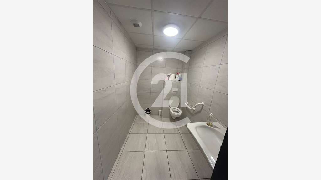 A louer bureaux 111m² R+1 à Guilherand-Granges