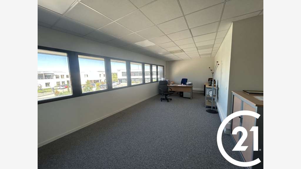 A louer bureaux 111m² R+1 à Guilherand-Granges