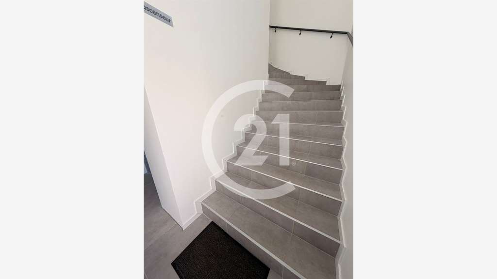 A louer plateau de bureaux ZA Guilherand-Granges  