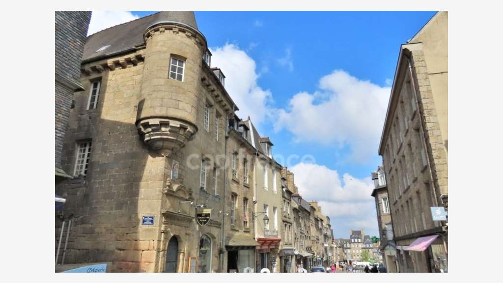 Local 80m² Empl n°1 Guingamp Place du Centre