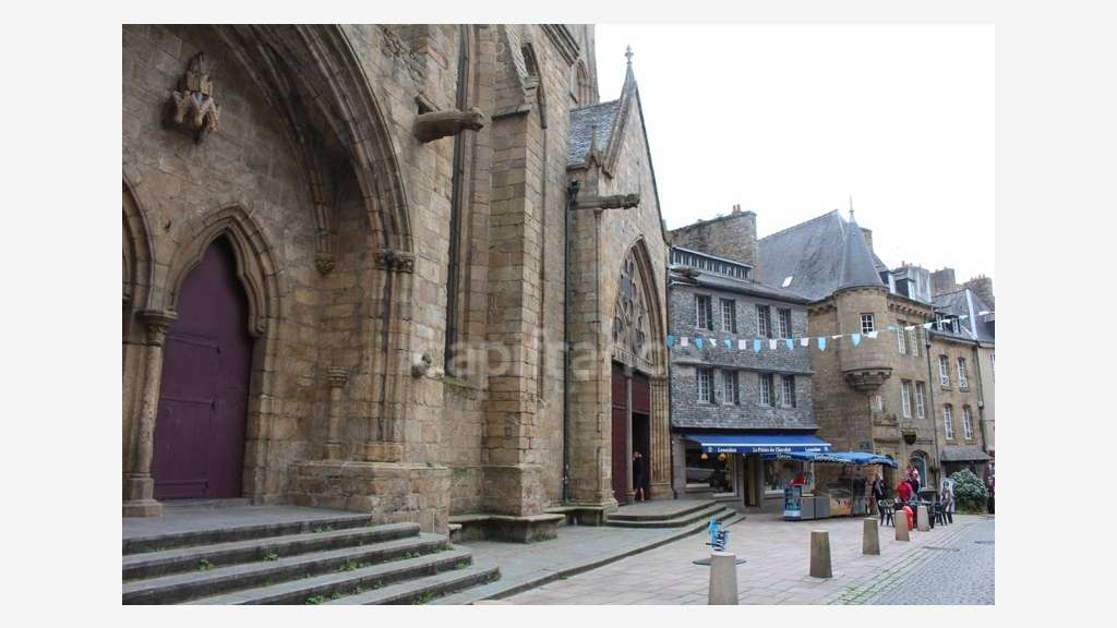 Local 80m² Empl n°1 Guingamp Place du Centre