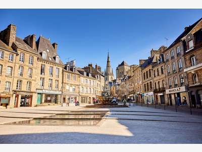 Local 80m² Empl n°1 Guingamp  Place du Centre 