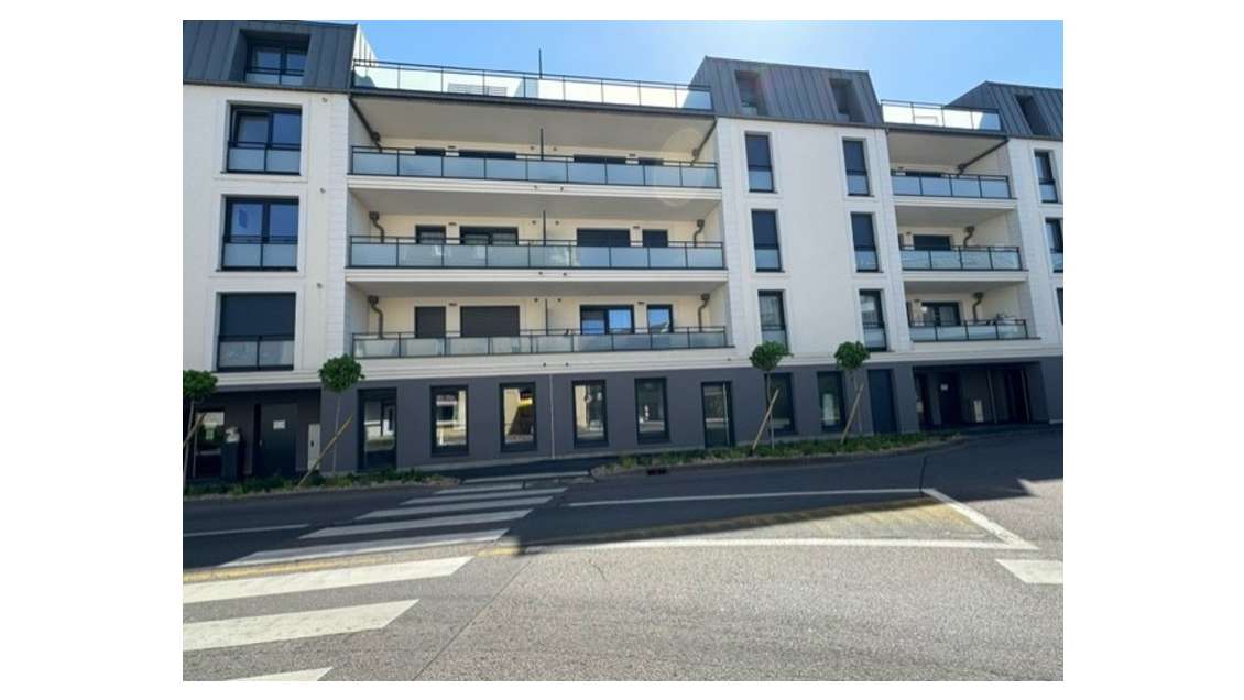 Local commercial neuf 53m² à louer à Hagondange 