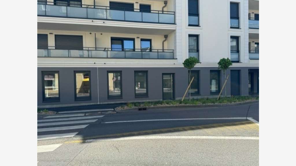 Local commercial neuf 53m² à louer à Hagondange