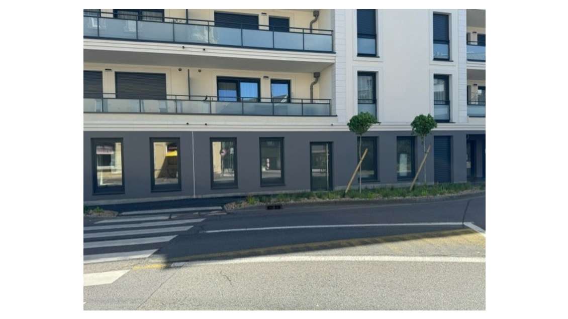 Local neuf 96m² à louer à Hagondange centre