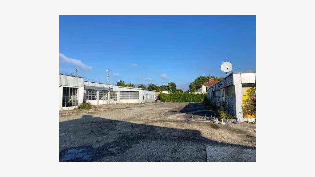Location local commercial de 1230m² à Haguenau