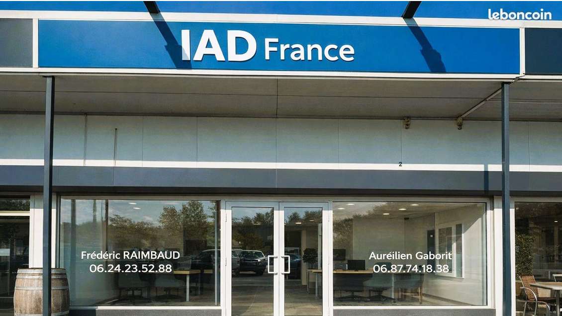 Location local commercial 140m² à  Haute-Goulaine