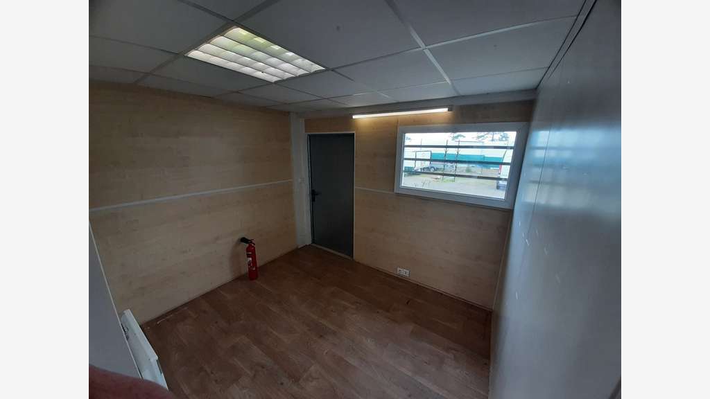 A saisir très beau local 127m² à louer Nantes Sud