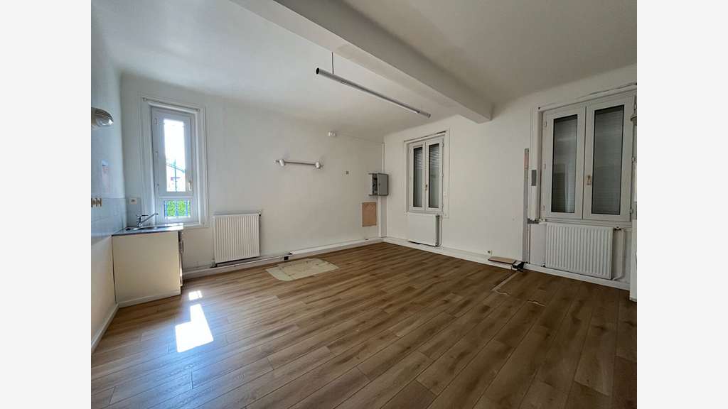 A louer bureaux de 189 m² en RDC climatisés