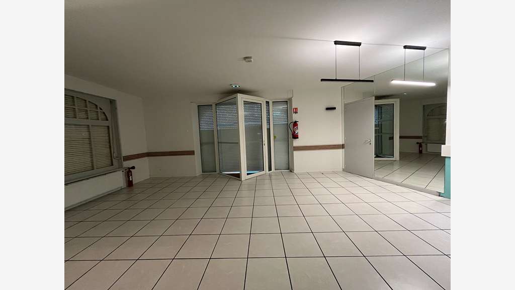 A louer bureaux de 189 m² en RDC climatisés