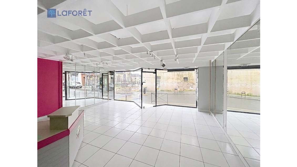 A louer local commercial 100m² à Hennebont 