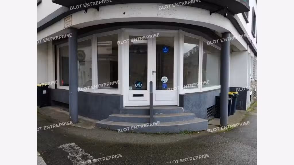 À LOUER - LOCAL COMMERCIAL 60 m² - HENNEBONT
