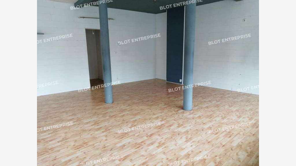 À LOUER - LOCAL COMMERCIAL 60 m² - HENNEBONT